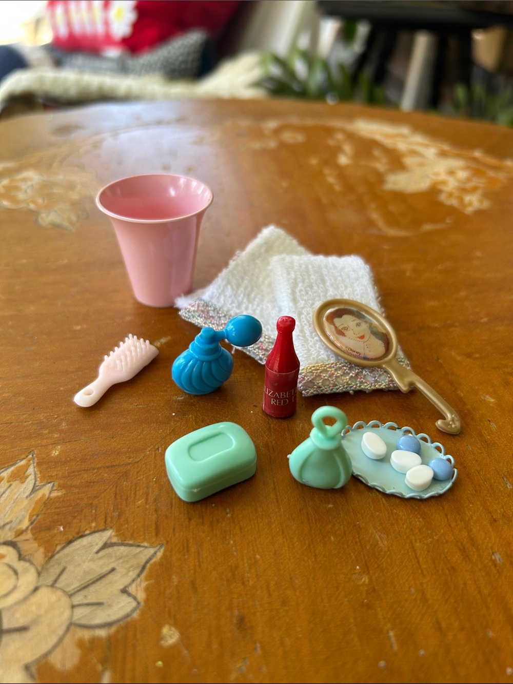Vintage Dollhouse Miniatures Bath & Vanity Accessories
